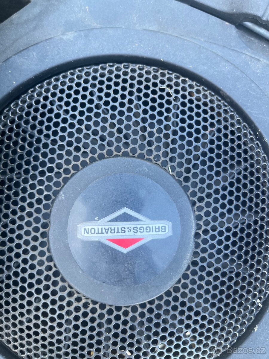 Zahradí sekáči traktor Wisconsim - 9