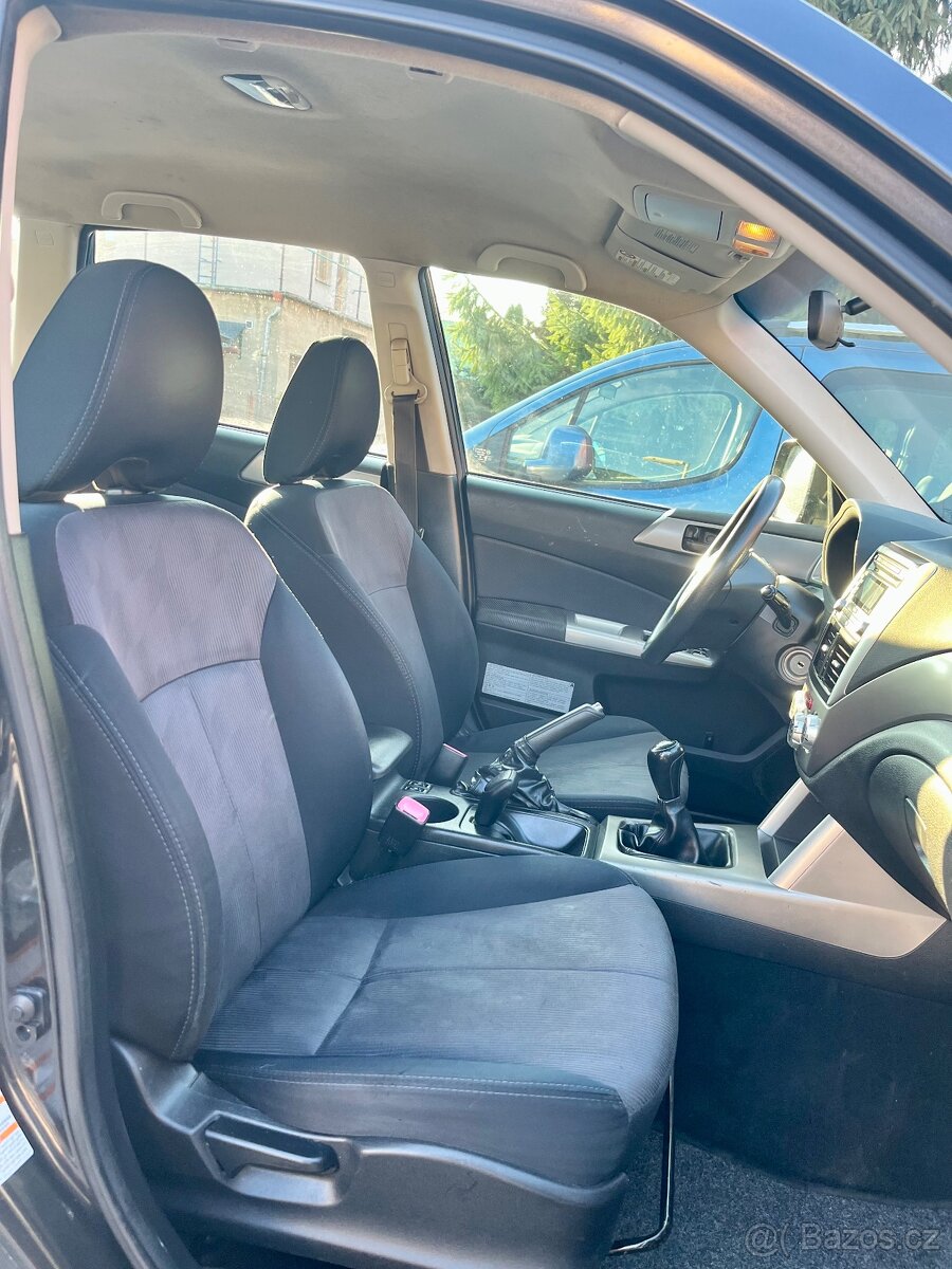 Subaru Forester 2.0 BENZÍN, 168 000 km, 2008, nová STK - 9