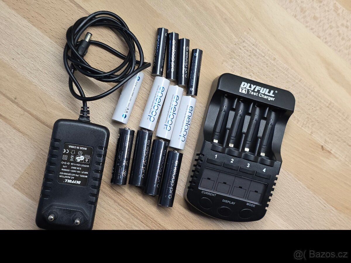 Nabíječka baterií AA a AAA DLYFULL T1 plus 12 baterií - 9