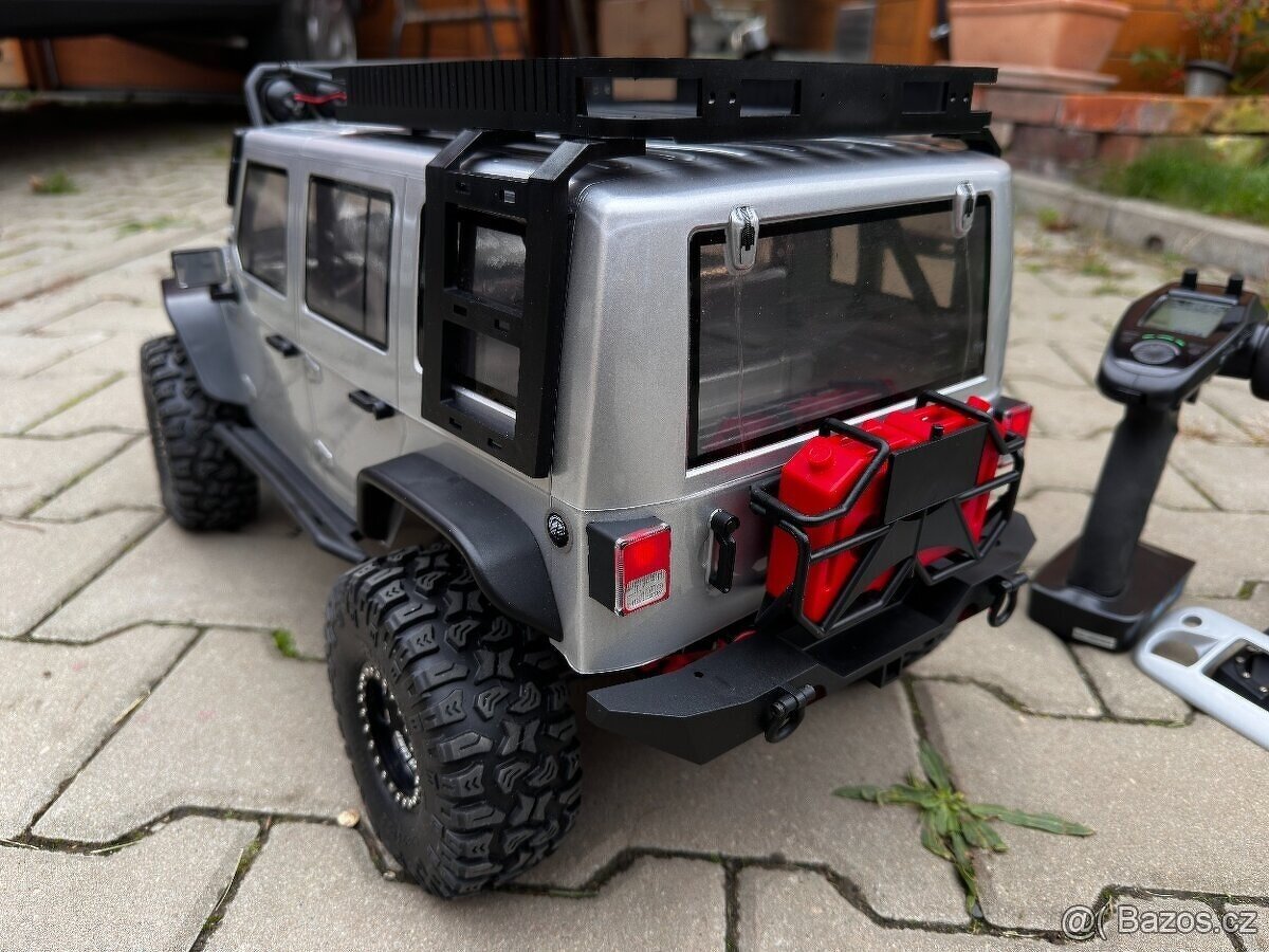 RC Jeep Founder 1/8 expedice - 9