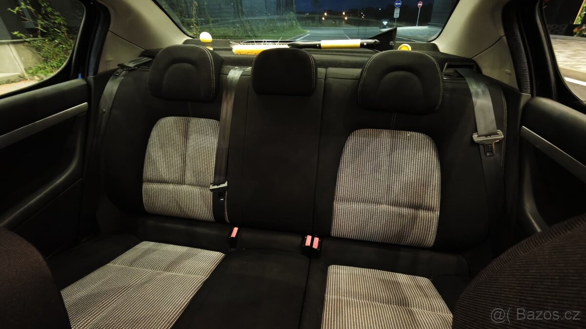 Peugeot 407 , sedan - 9