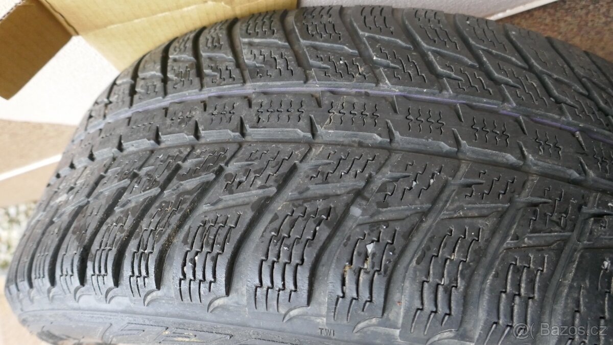 ALU KOLA RIAL18" 5X114.3/ET45/7.5JX18H2/PNEU NOKIAN - 9