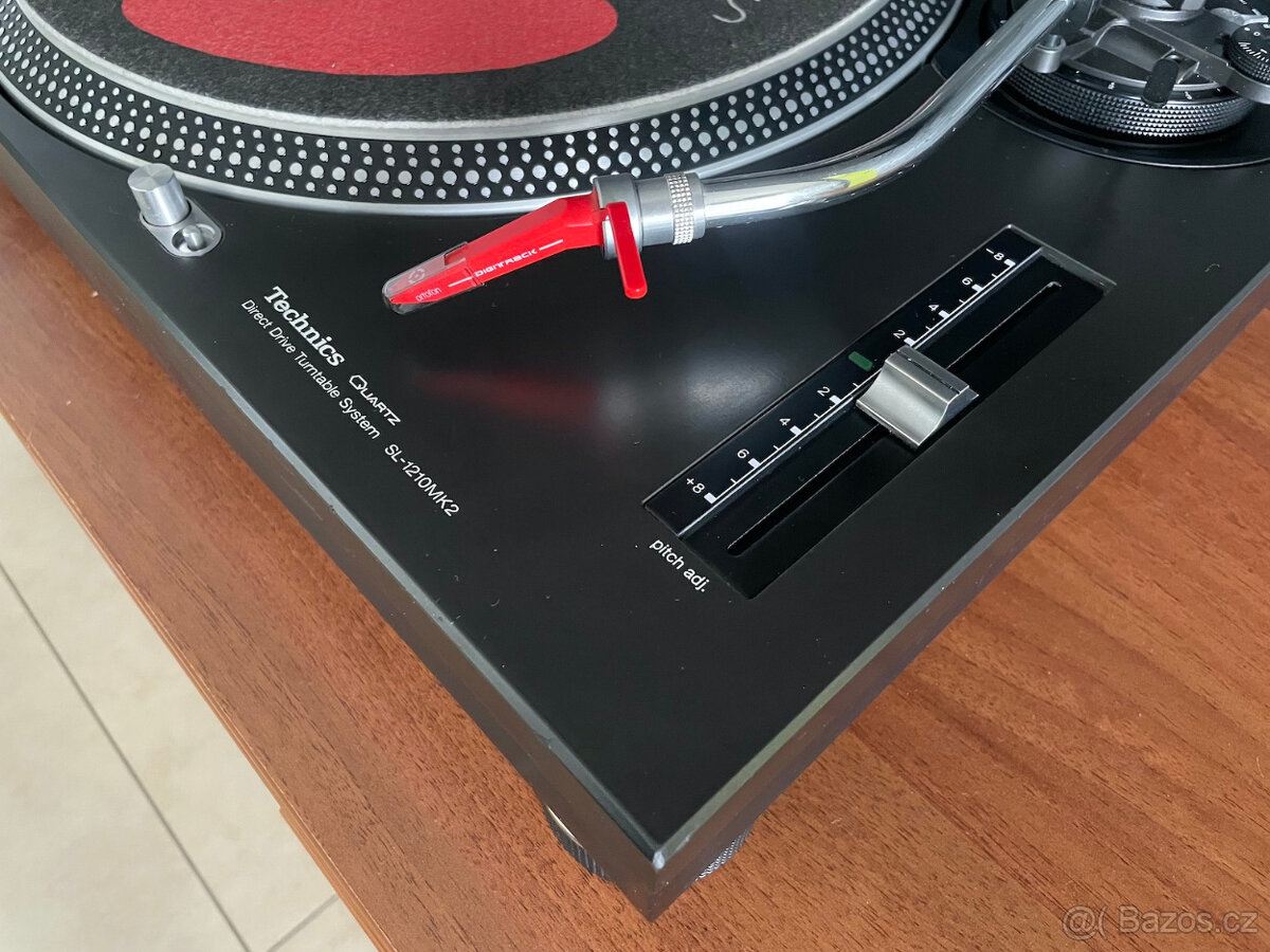 Technics SL 1200 - 9