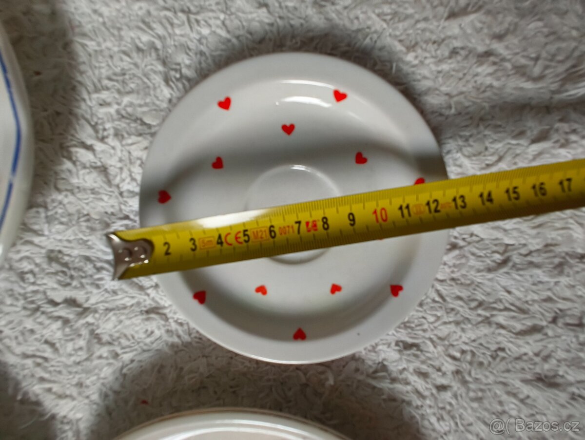 Talířky různé - 9