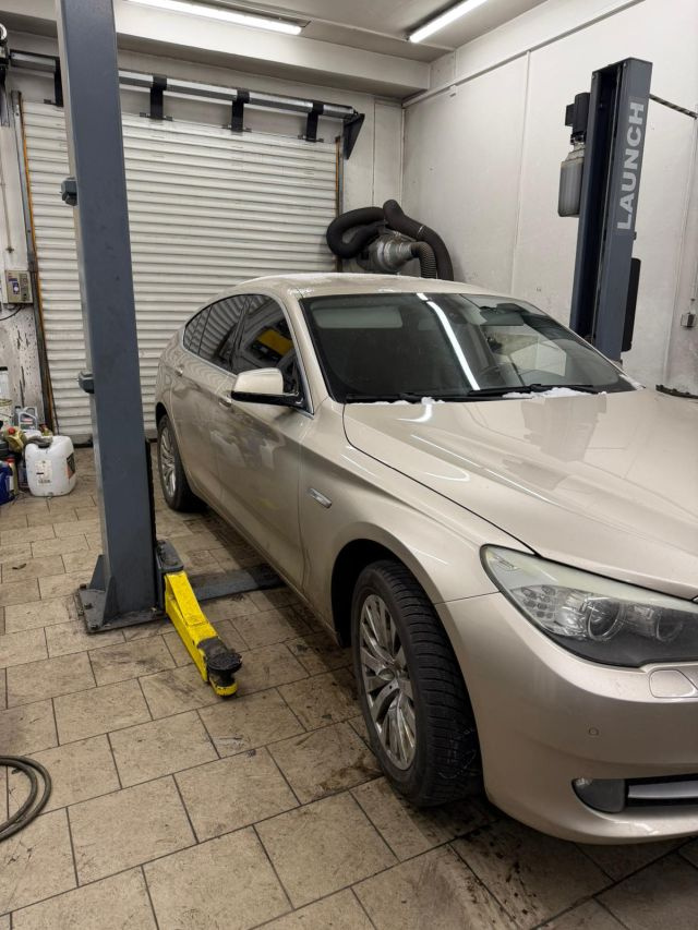 BMW 5GT F07 530D - 9