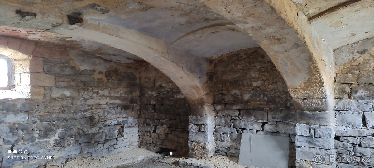 Zajímavé nemovitosti. - 9