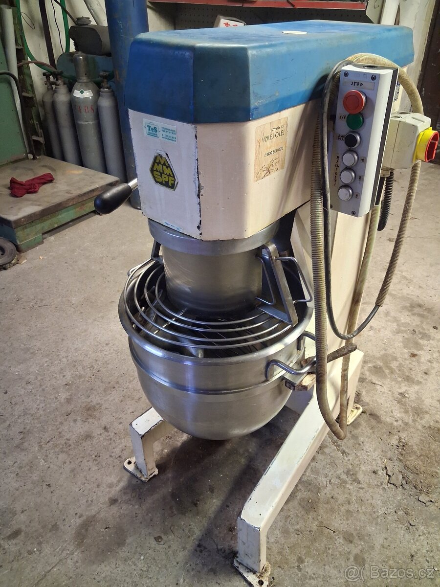 Prodám robot, hnětač 40L, lze řadit rychlosti za provozu - 9