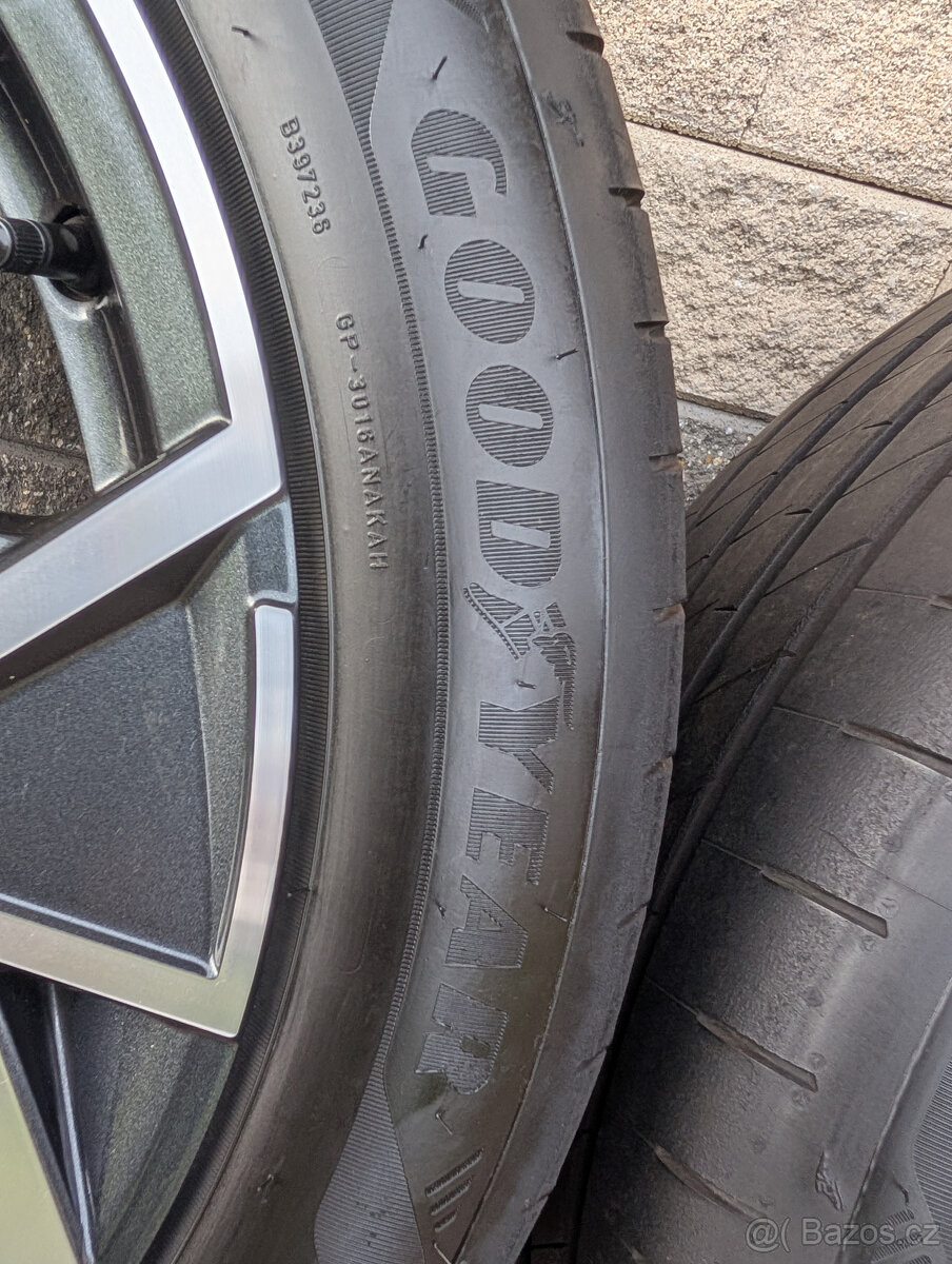Alu kola letní 235/45 R18 Trisuli - 9