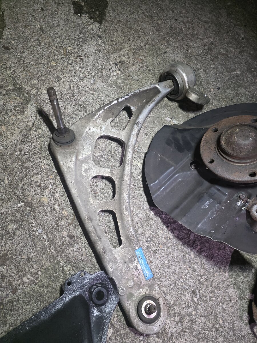 BMW E46 nápravy,ramena,těhlice,pružiny apod - 9