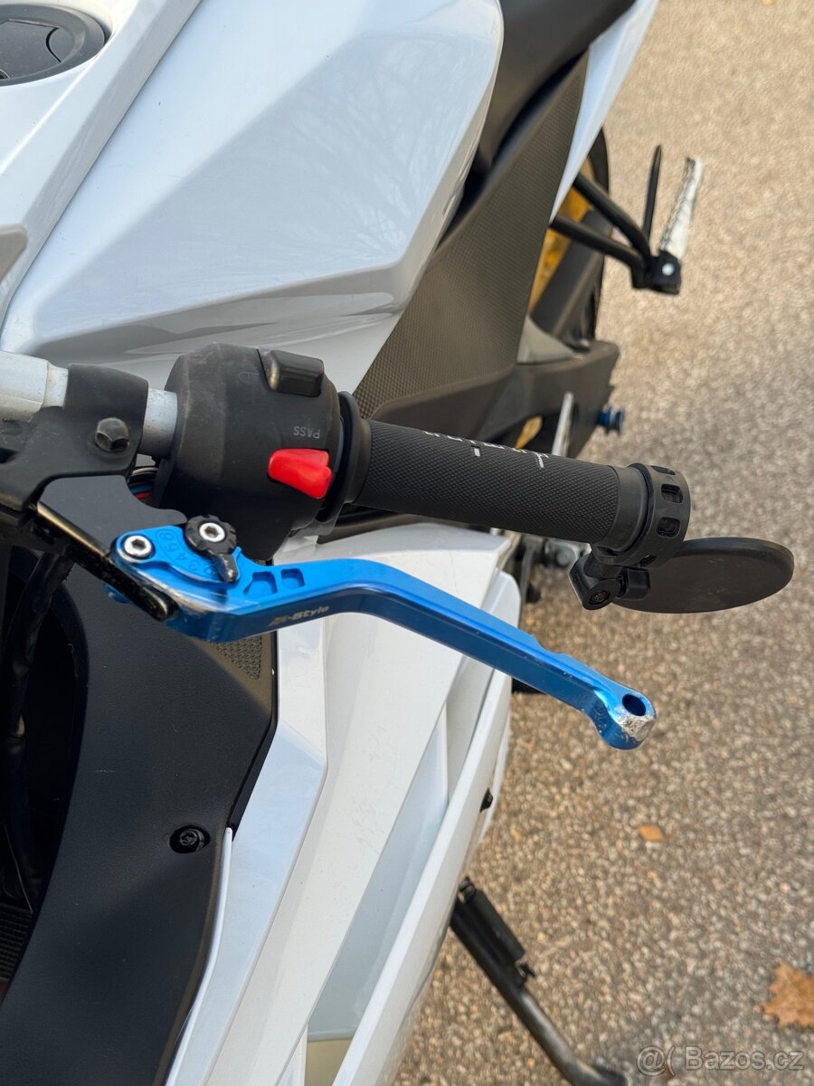 yamaha yzf r125 2010 - 9