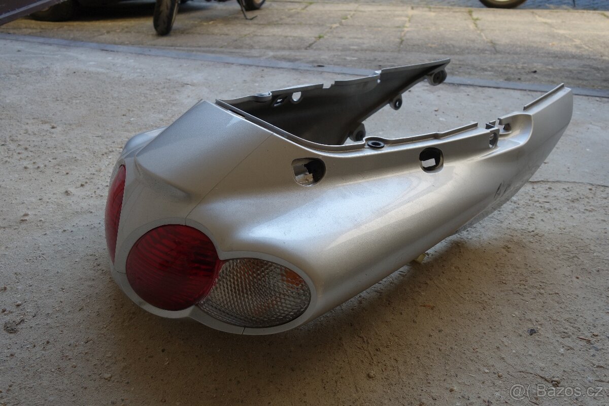 Kawasaki ZZR 1200 - 9