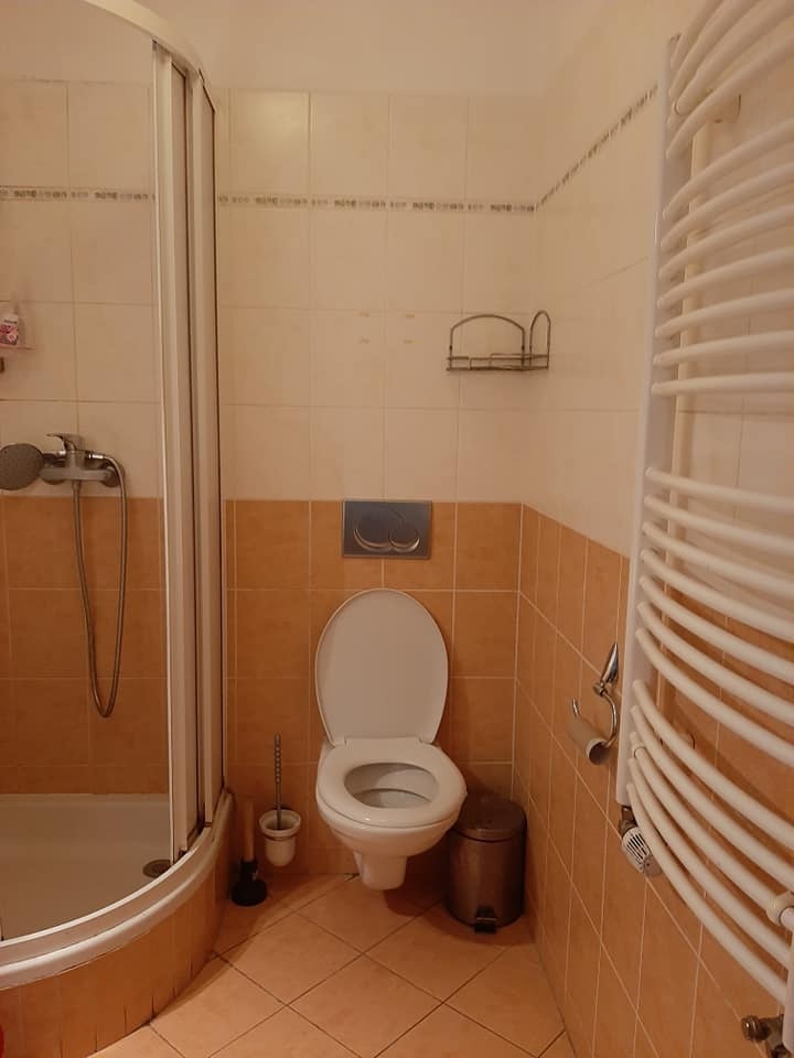 Pokoj s trvalým pobytem — Praha 7, Poupetova 869/10 - 9