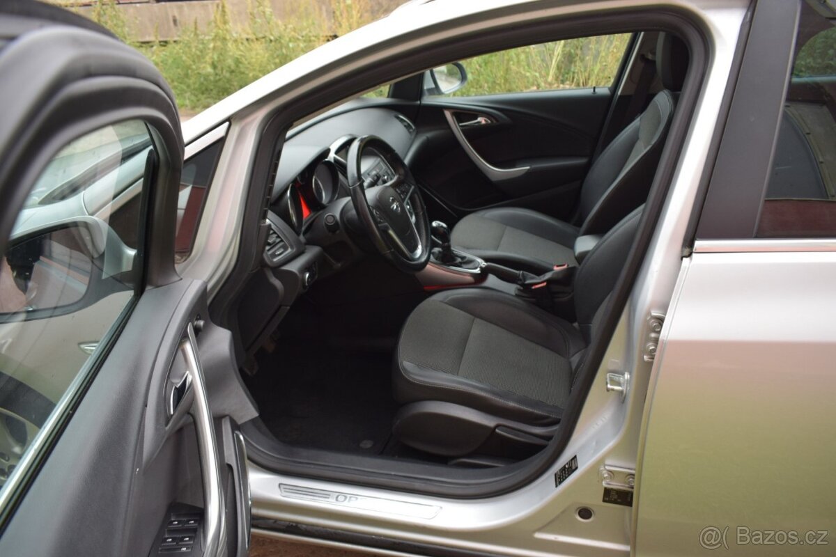 Opel Astra 1.7 CDTi/2012/TAŽNÉ/MANUÁL/AC/ - 9