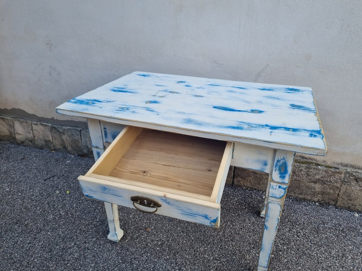 Stůl v patině po renovaci - 9