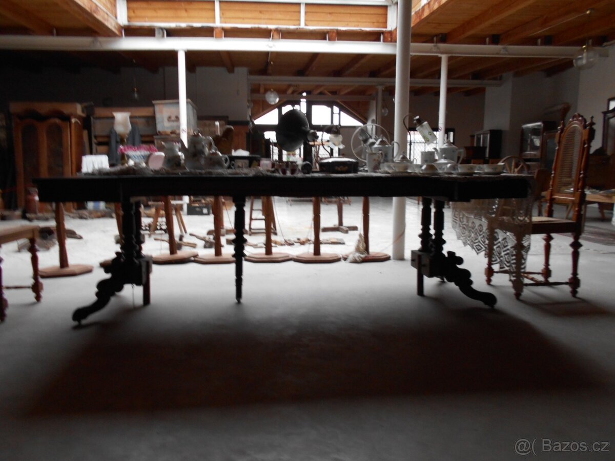 Velký rozkládací jídelní stůl - 9