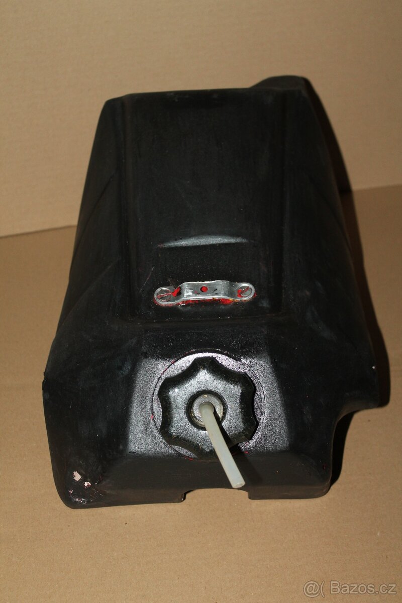 ČZ 125/519 Rám, nádrž , molitan sedla a další díly - 9