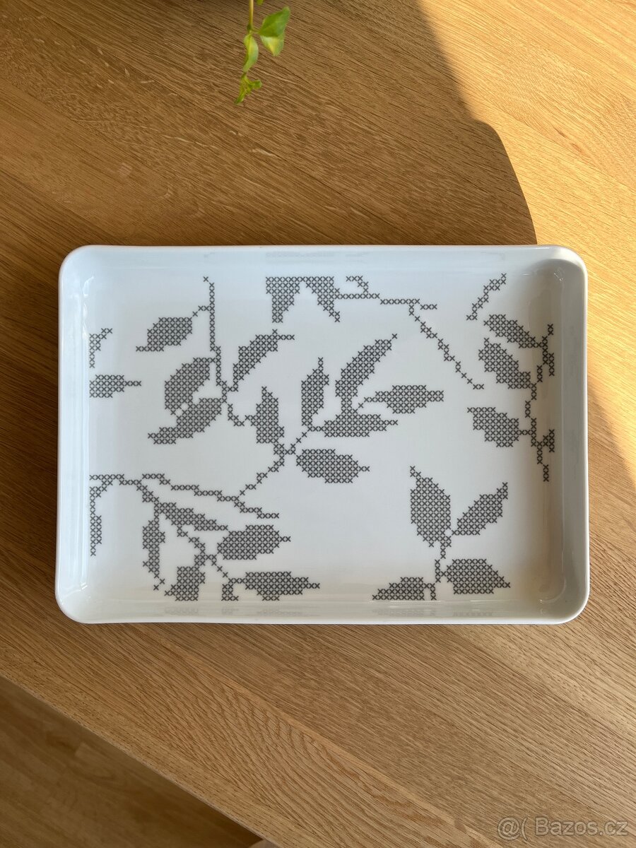 Servírovací podnos Leaves od Menu, hranatý - 9