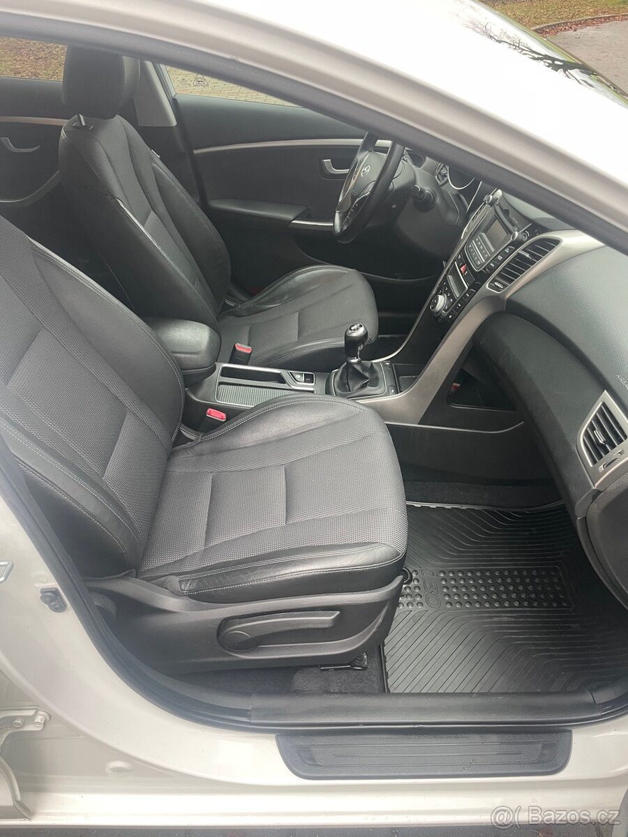 HYUNDAI i30 1.6 crdi 81kw STYLE - 9