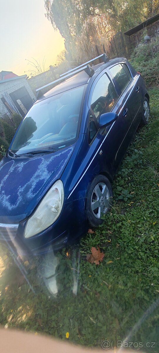 CORSA van 1.2 rok 2007 - 9
