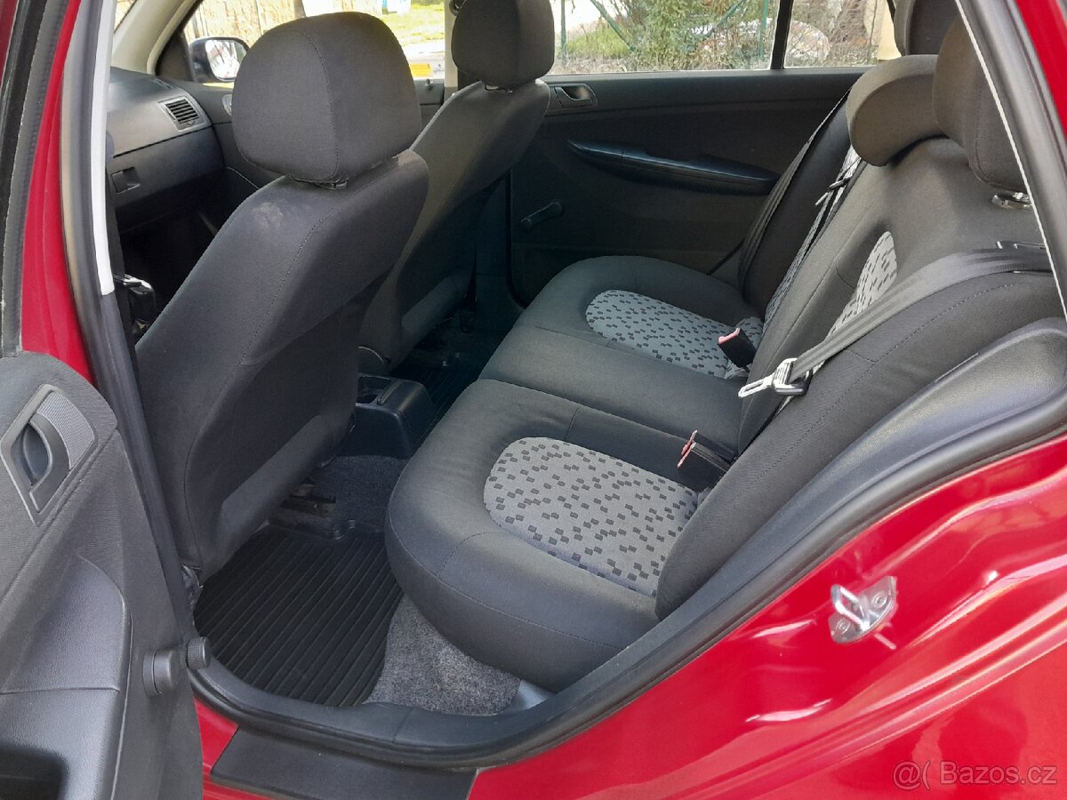 Škoda Fabia Combi 1.2 12V 47kW rok 2005 naj.262tis. NOVÁ STK - 9