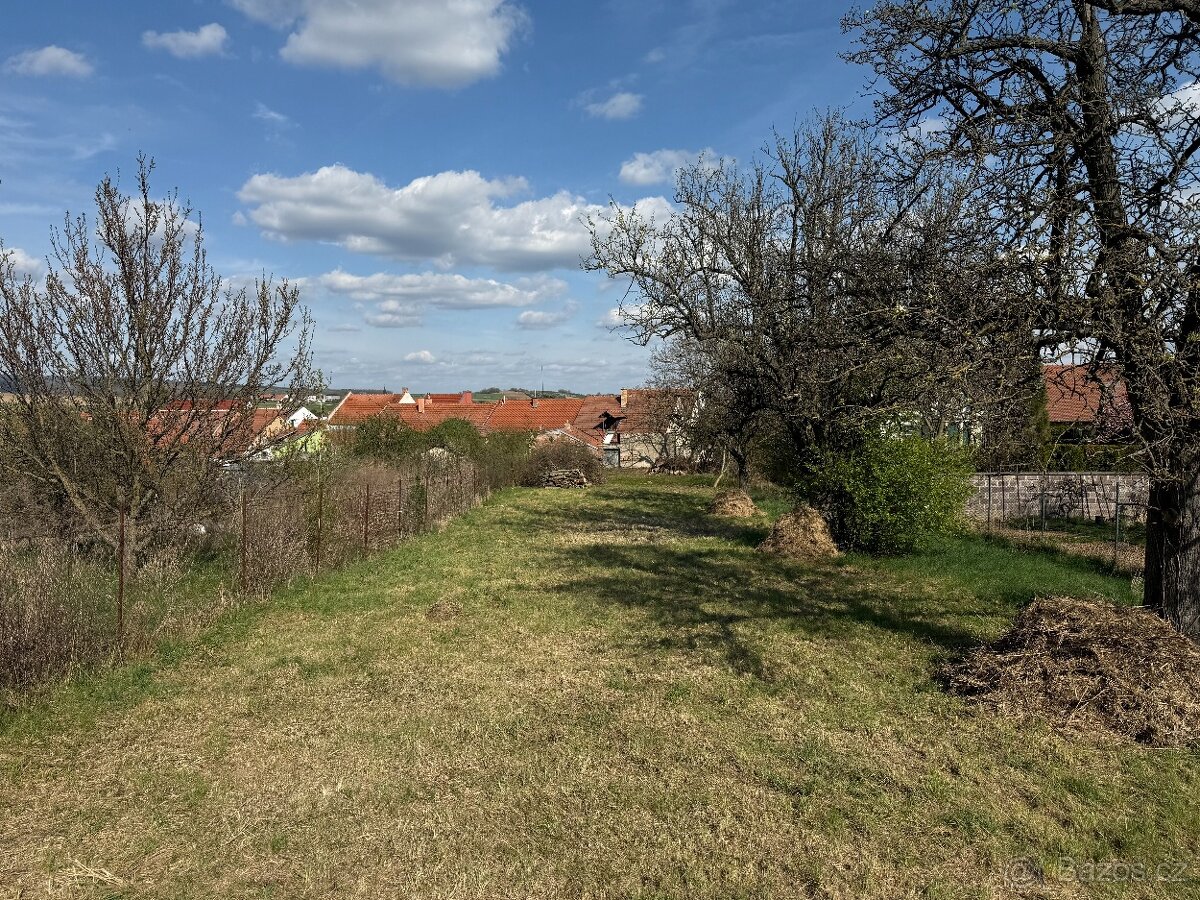 Prodej rodinného domu, pozemek 933 m² - 9