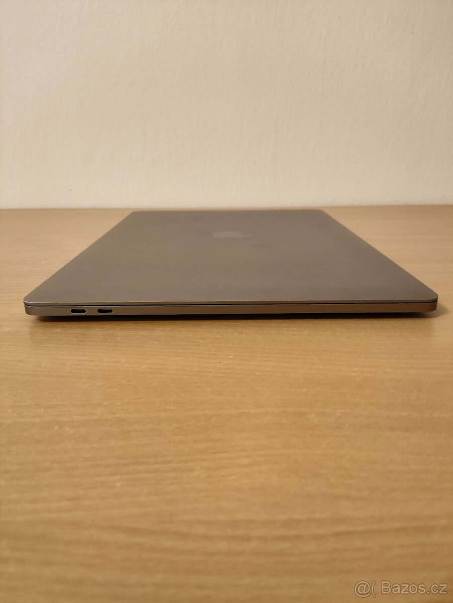 MacBook Pro 2018 A1990 – 16 / 256 - 9