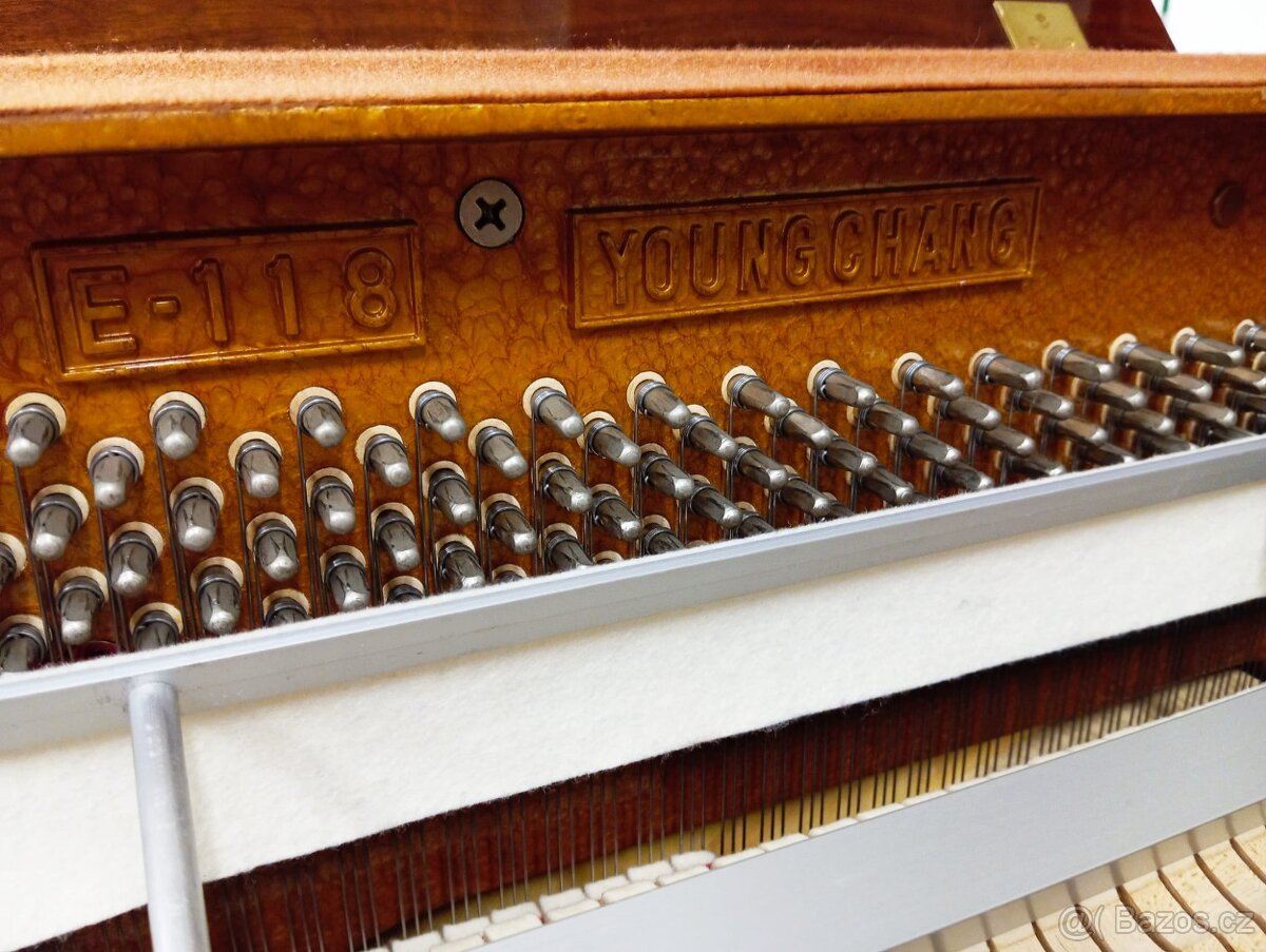 Pianino Young Chang -Dovoz po ČR zdarma 24/7 - 9