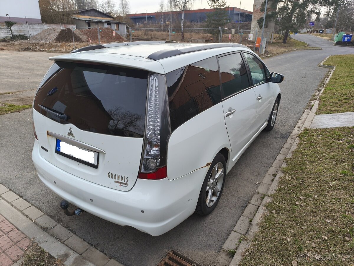 Mitsubishi Grandis 2.0 DiD - 9