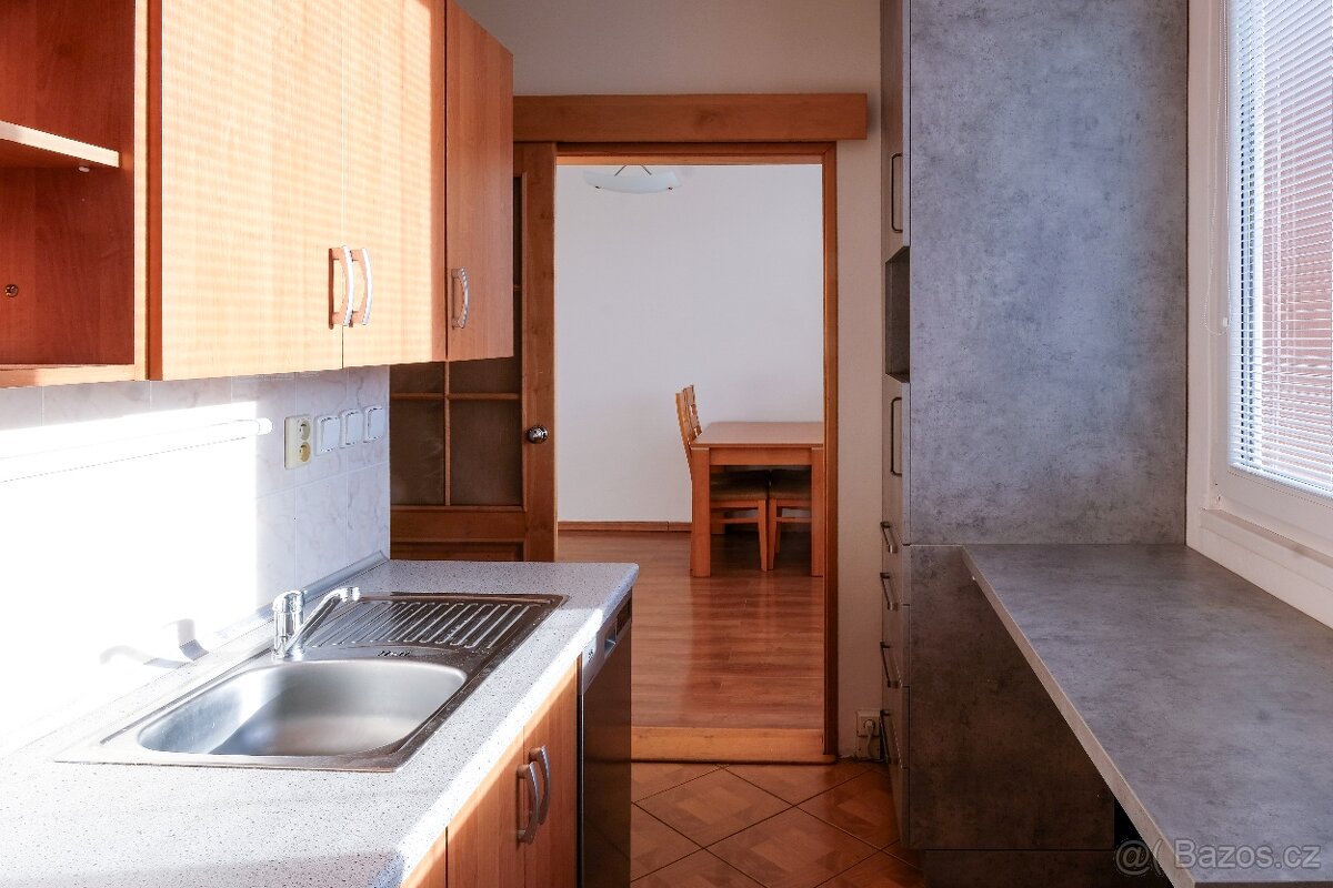 K pronájmu byt 2+1 o velikosti 52 m² s GARÁŽÍ - 9