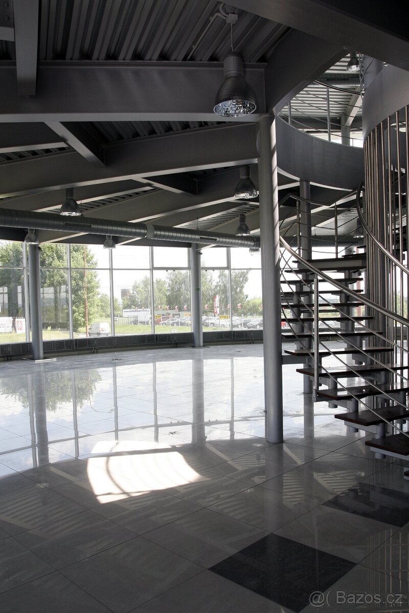 KOMERČNÍ SHOWROOM Staré Město u Uh.Hradiště - 9