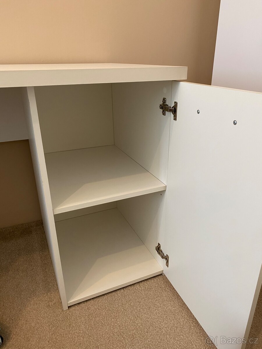 BÍLÝ PSACÍ STŮL - 9