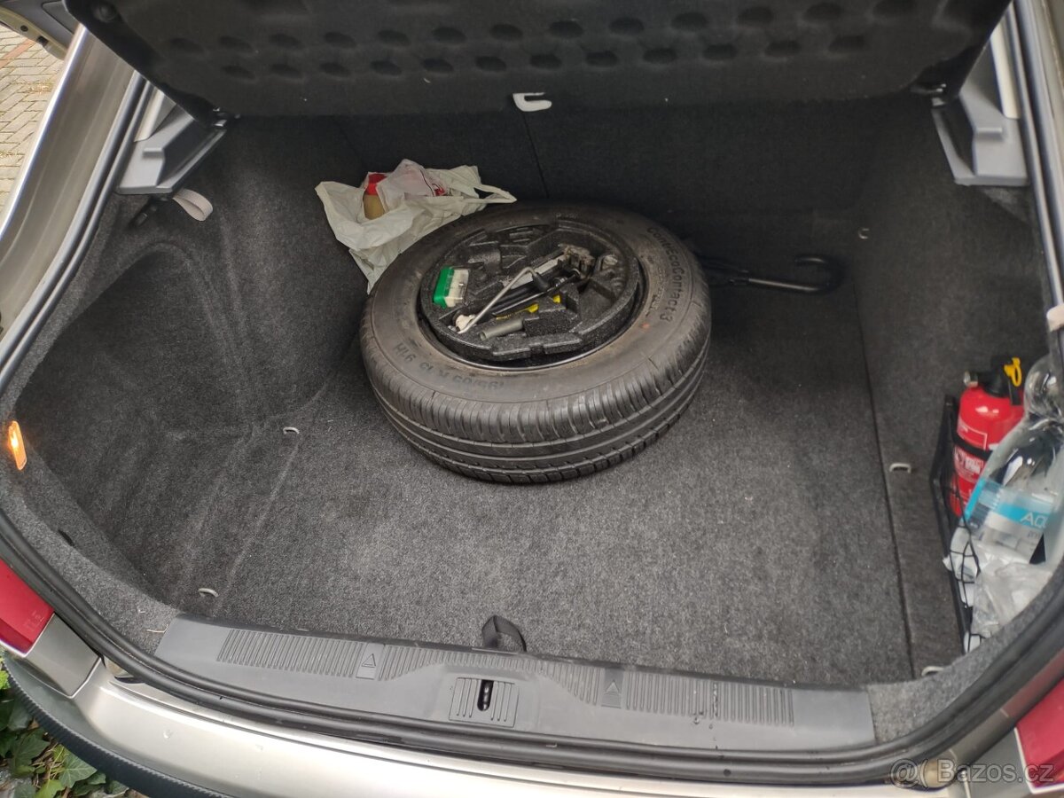 Škoda Octavia II na díly/opravu - 9
