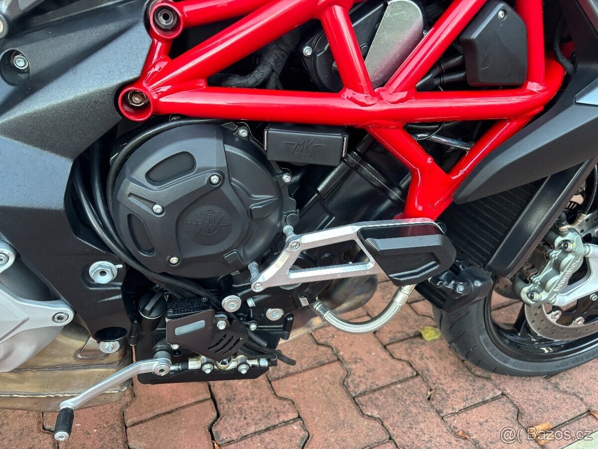 MV Agusta Brutale 800 - 9