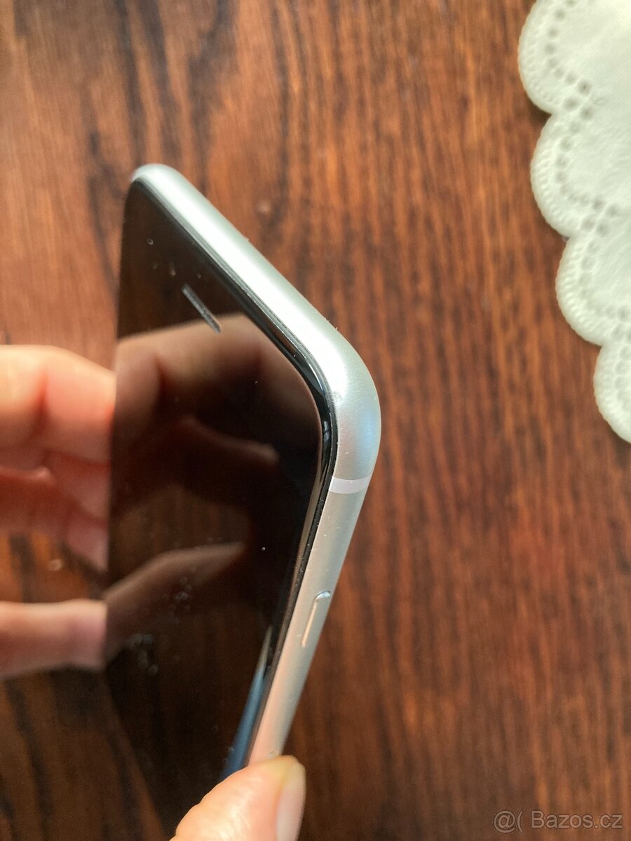 iPhone SE 2020 128GB Starlight NOVÝ stav 84% baterie - 9