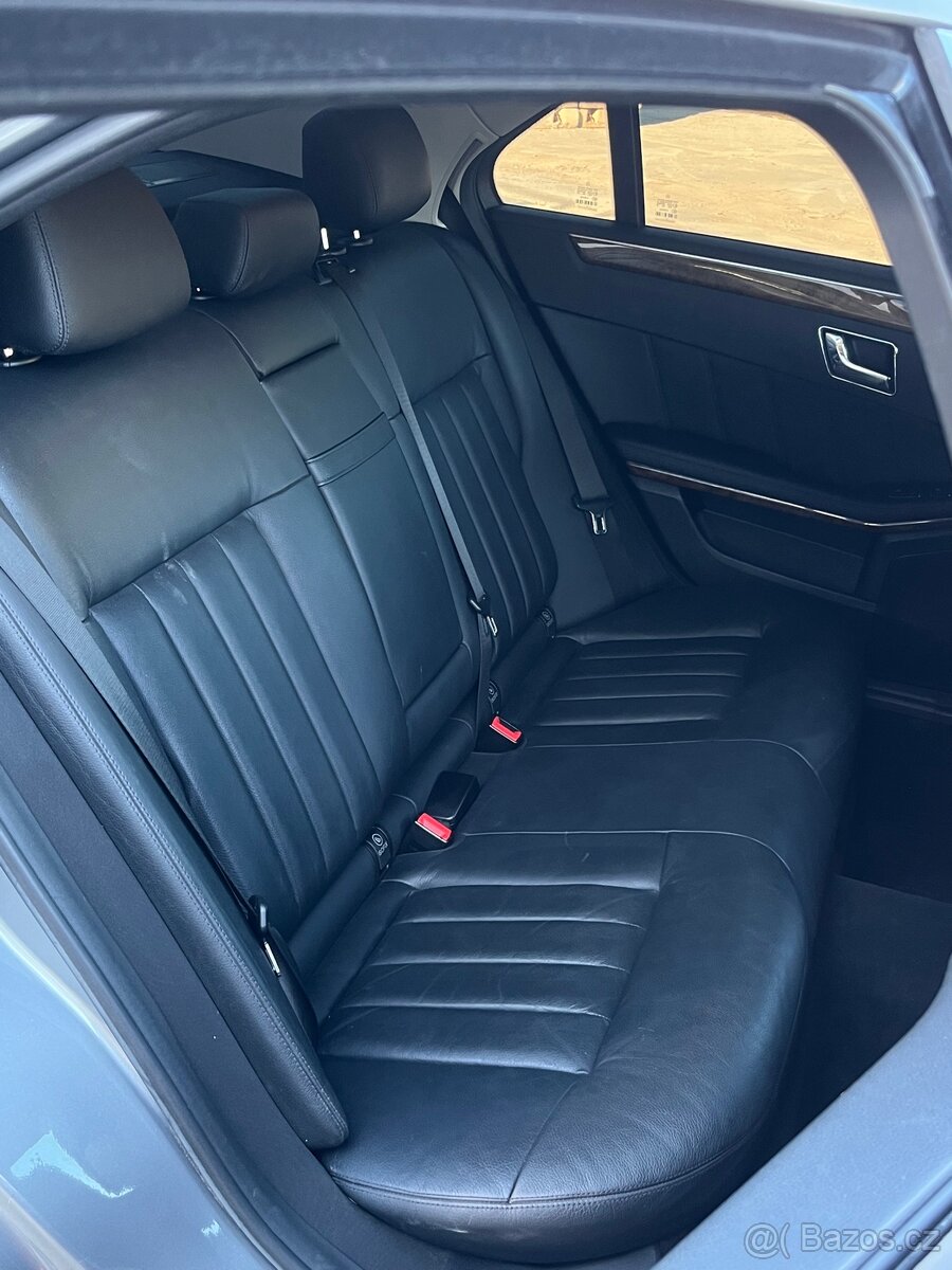 Mercedes E350 - 9