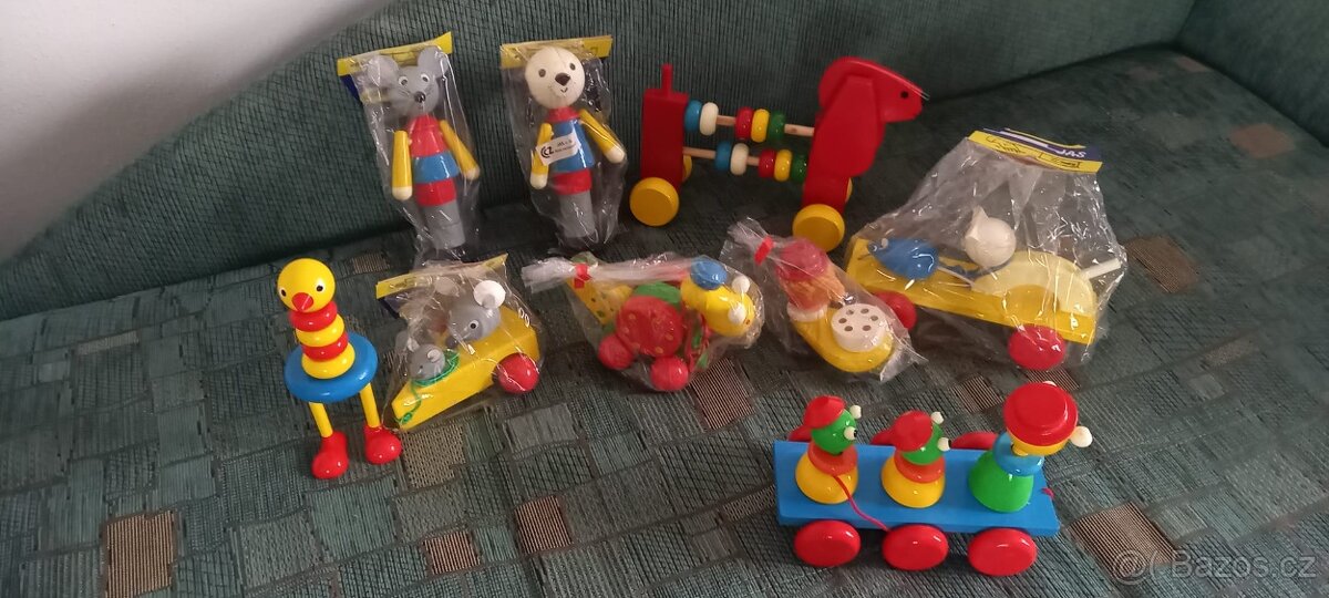 Staré nikdy nepoužité dřevěné hračky - 9