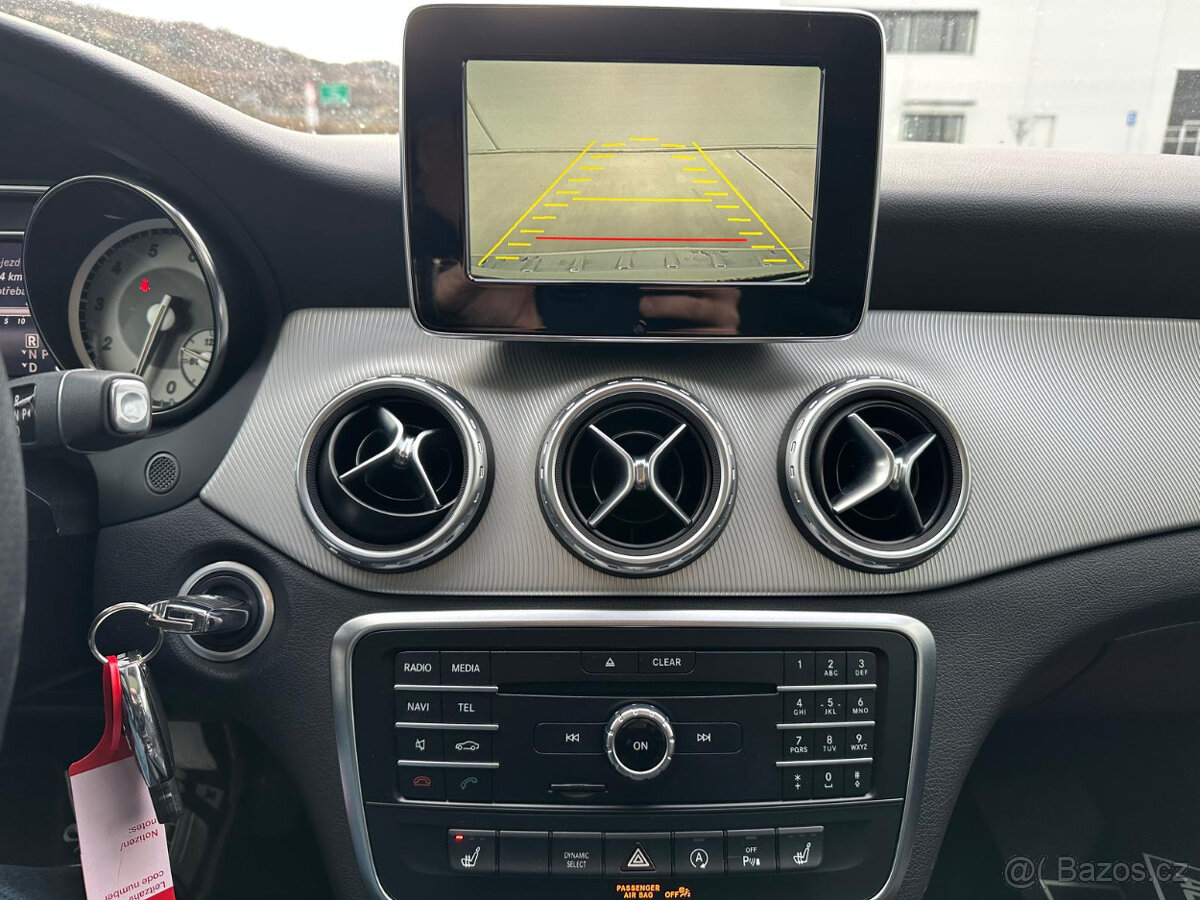 Mercedes-Benz GLA 220d 4Matic - 9