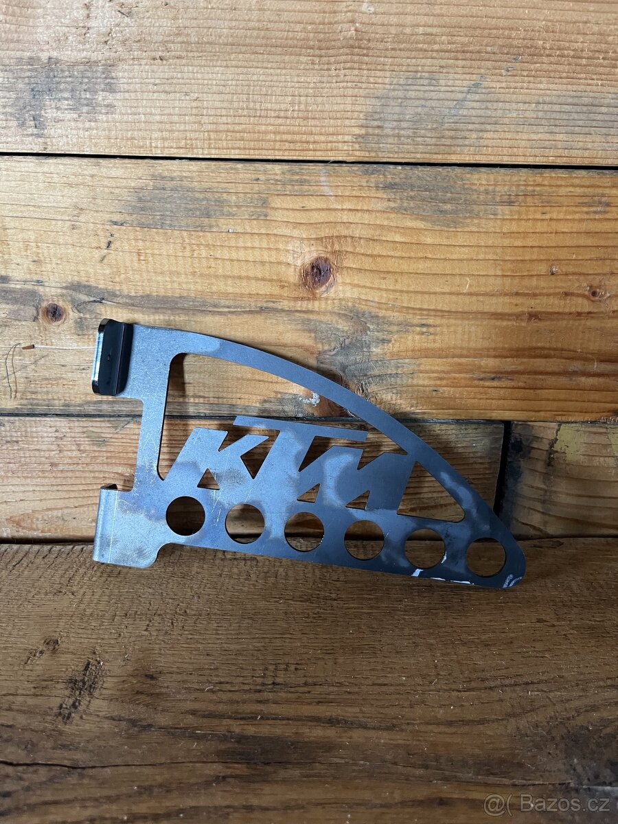 Moto věšák CNC - 9