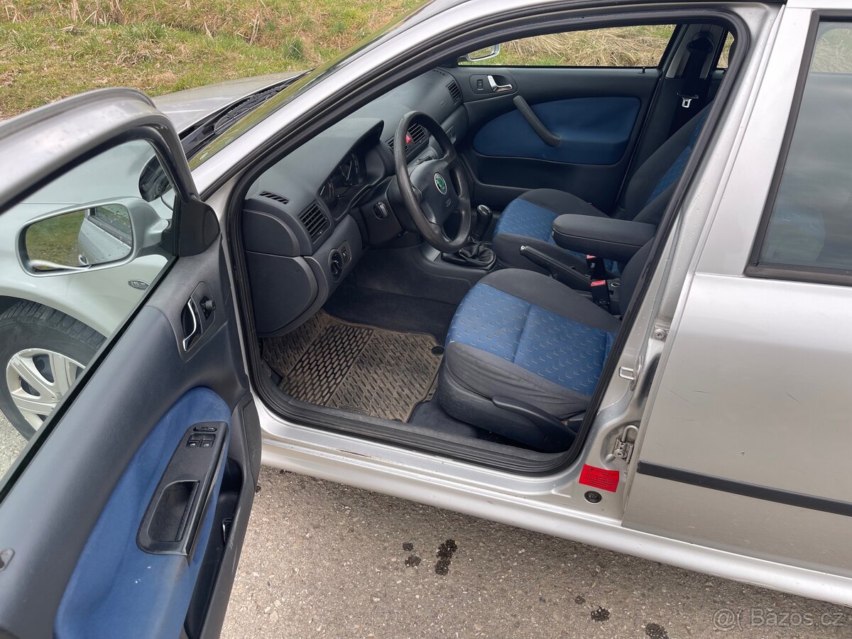 Prodám Škoda Octavia combi 1.6i - 9