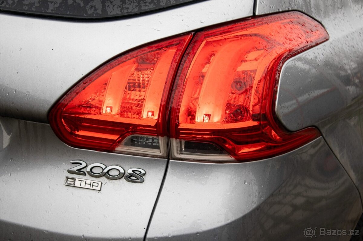 Peugeot 2008 1.2 PureTech 81 kW - 9