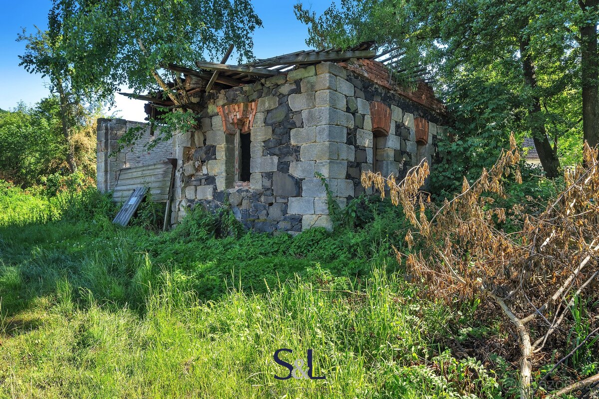 Klid, zeleň a potenciál – stavební pozemek o 1 527 m² v Heřm - 9