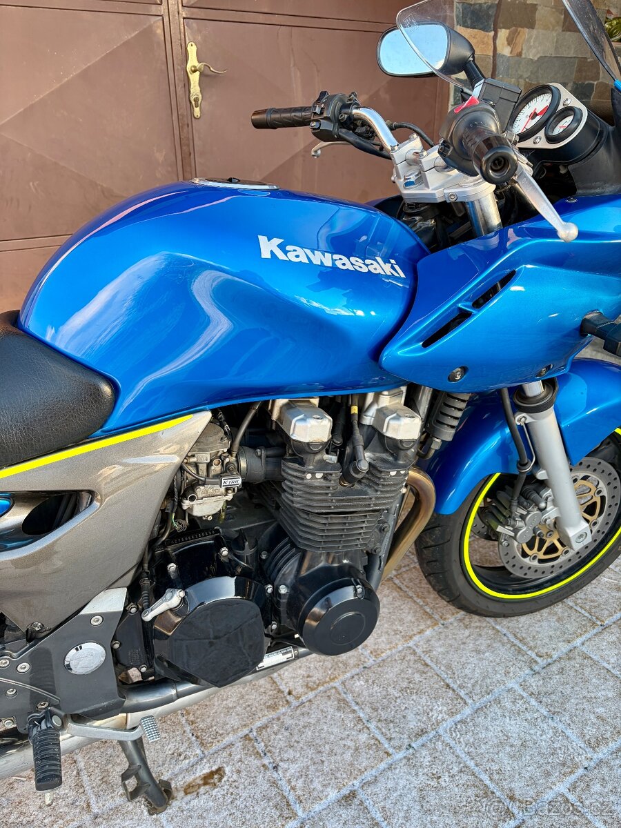 Kawasaki ZR-7S - 9
