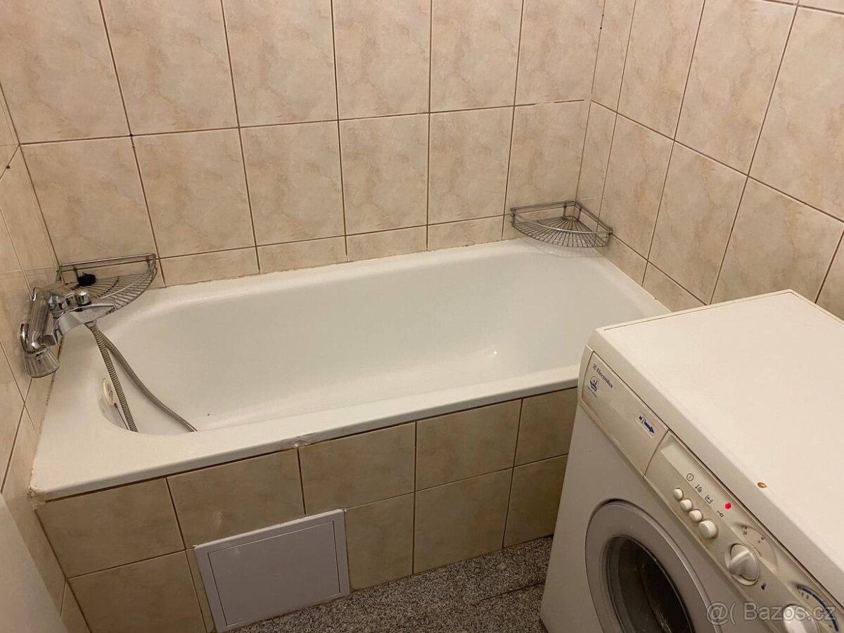 Pronájem bytu od prosince 1 kk Praha 9 Vysočany - 9