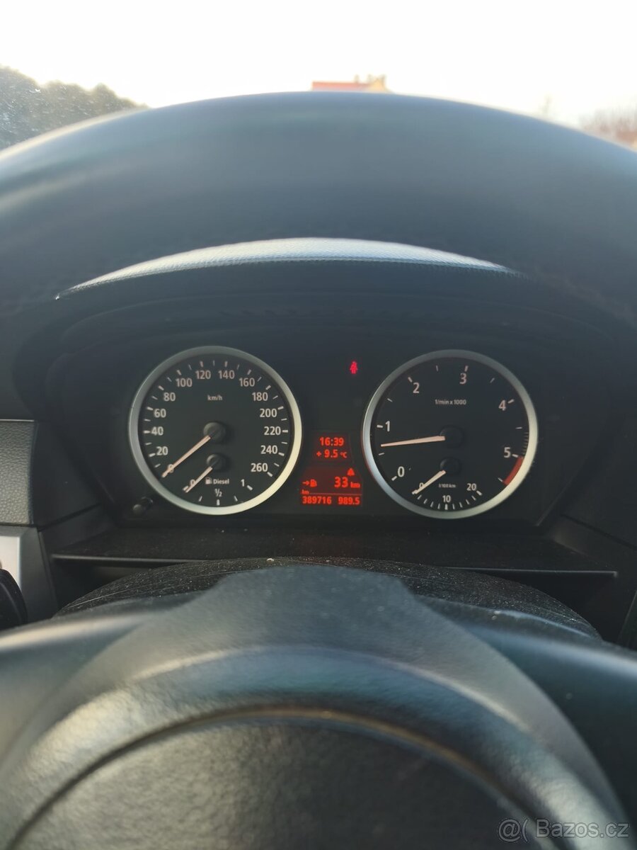 BMW E61 525d origo M-paket, manuál - 9