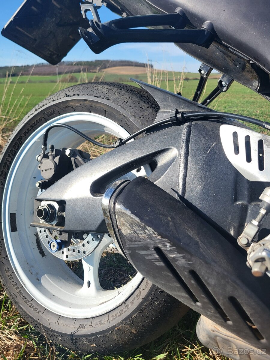 Suzuki GSX-R - 600 - 9