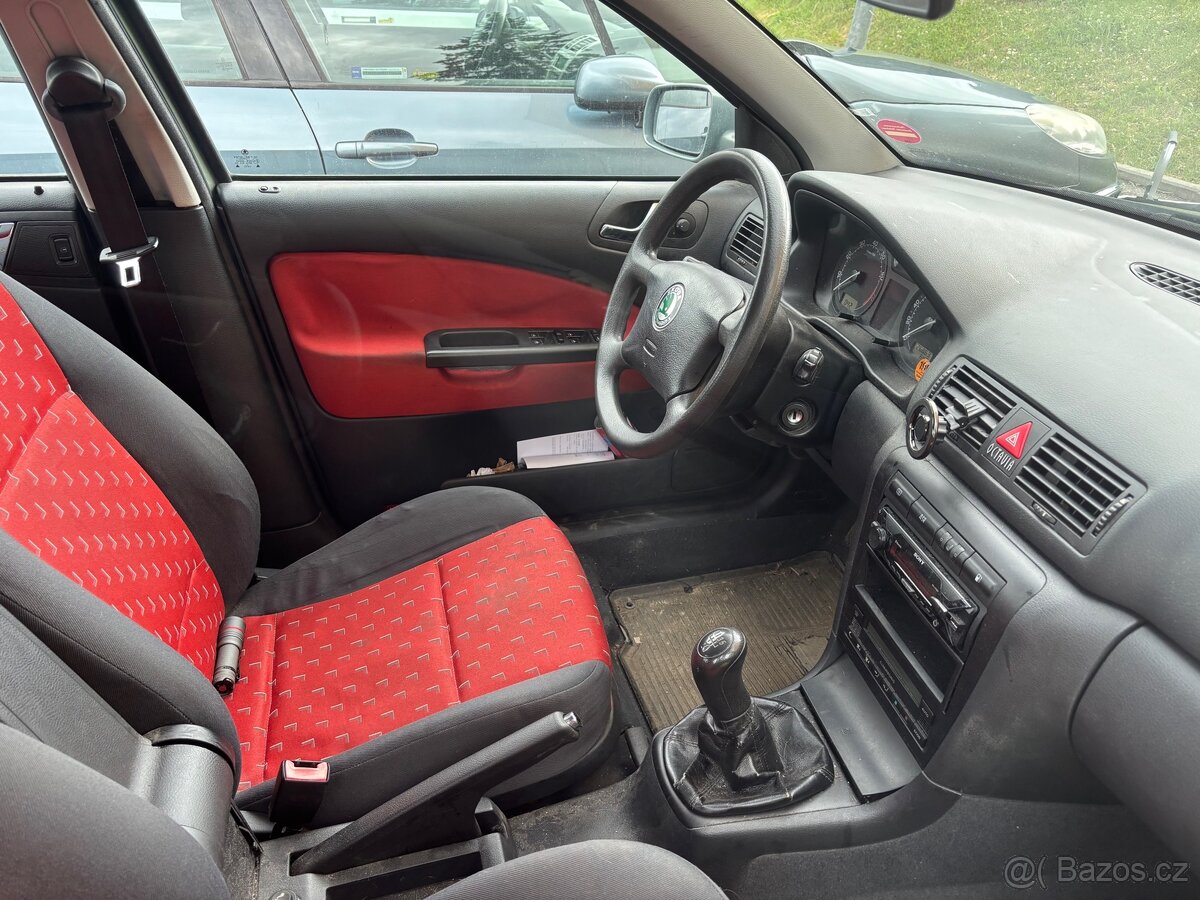 Škoda Octavia 1.6 MPI 2001 - 9