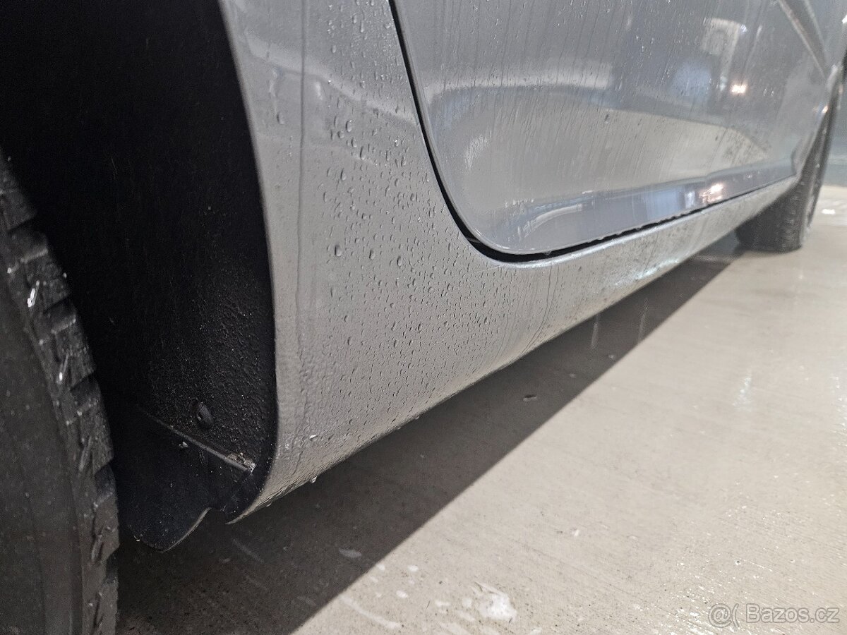 VOLKSWAGEN GOLF V 1.6MPi -75KW - 9