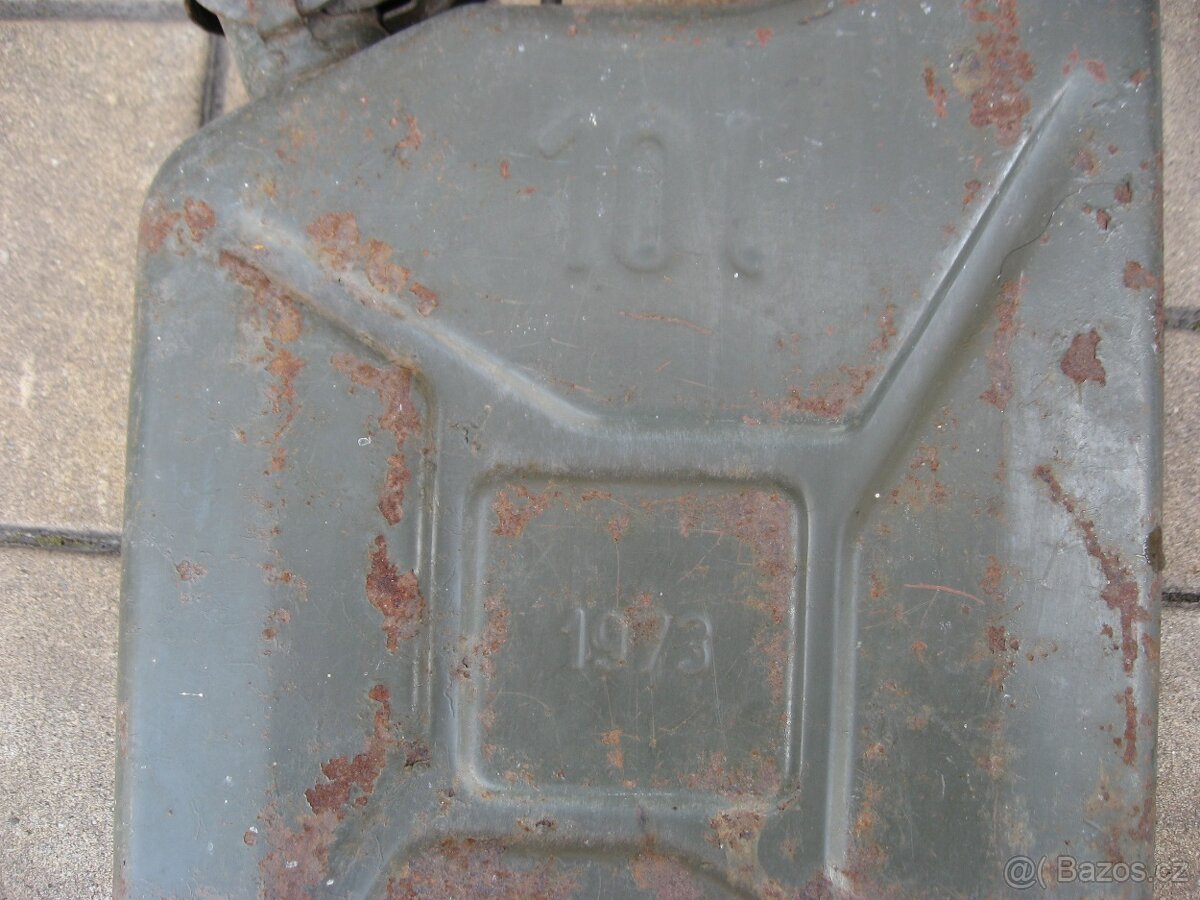 Prodám plechové kanystry ČSA - 9