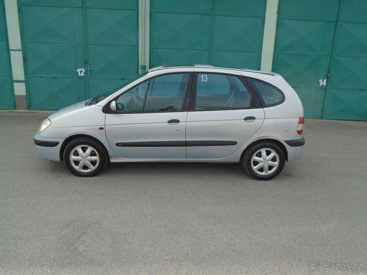 Renault Megane Scenic 1.6 16V - 9