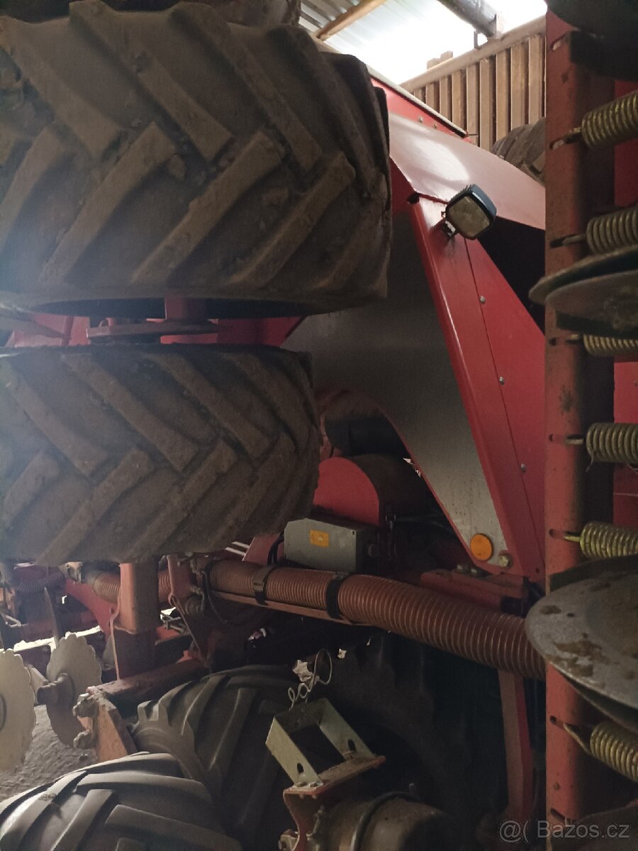 Kverneland U-drill 6000 - 9